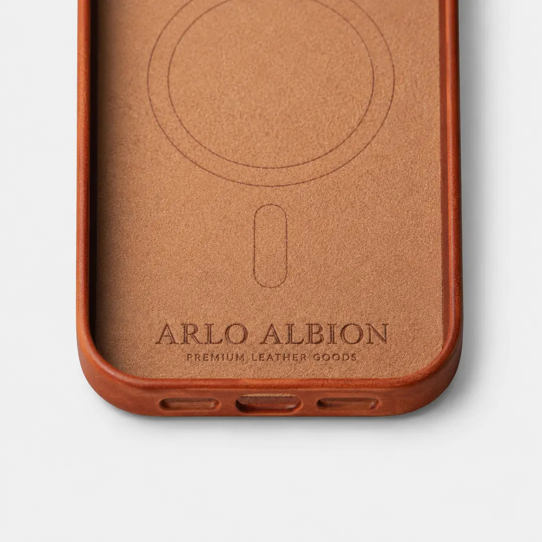Leather iPhone 17 Pro Max Shell Case Metal, MagSafe - Saddle Brown