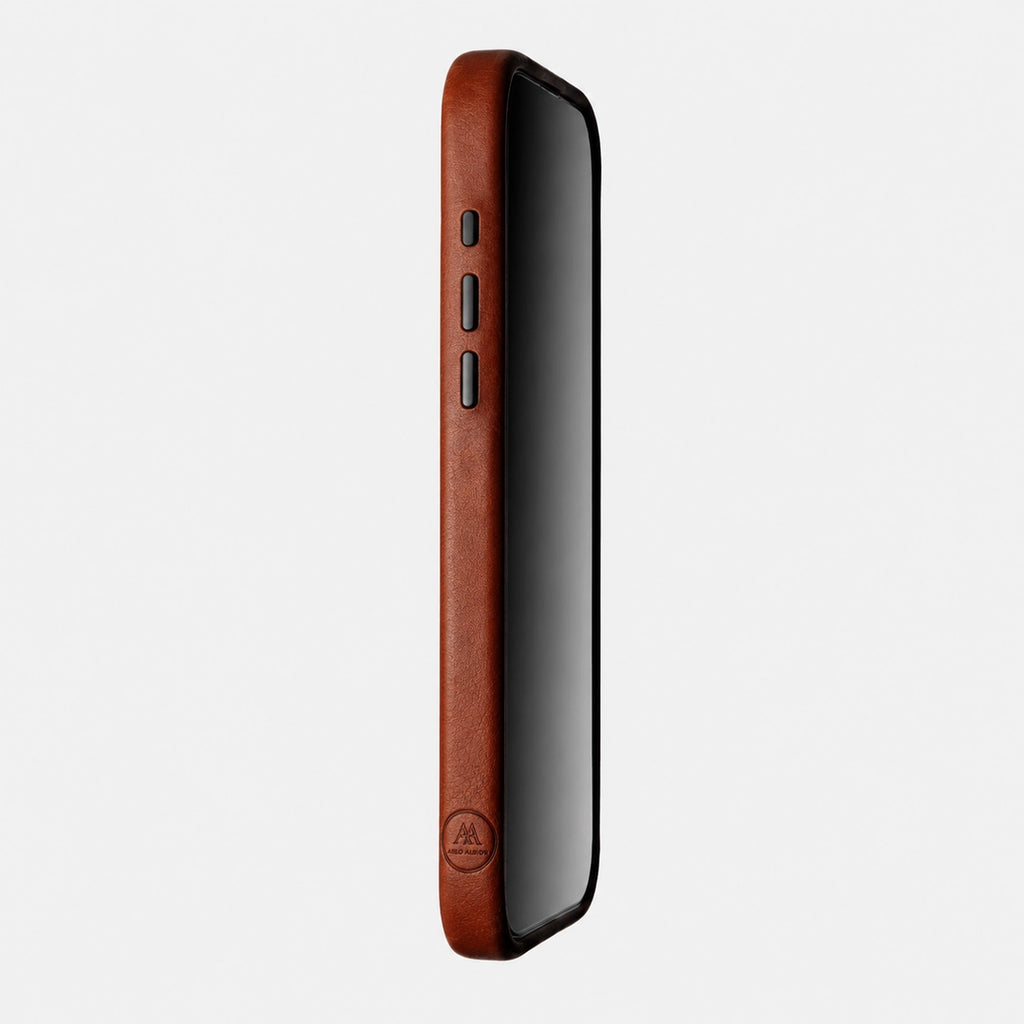 Leather iPhone 17 Shell Case Metal, MagSafe - Saddle Brown
