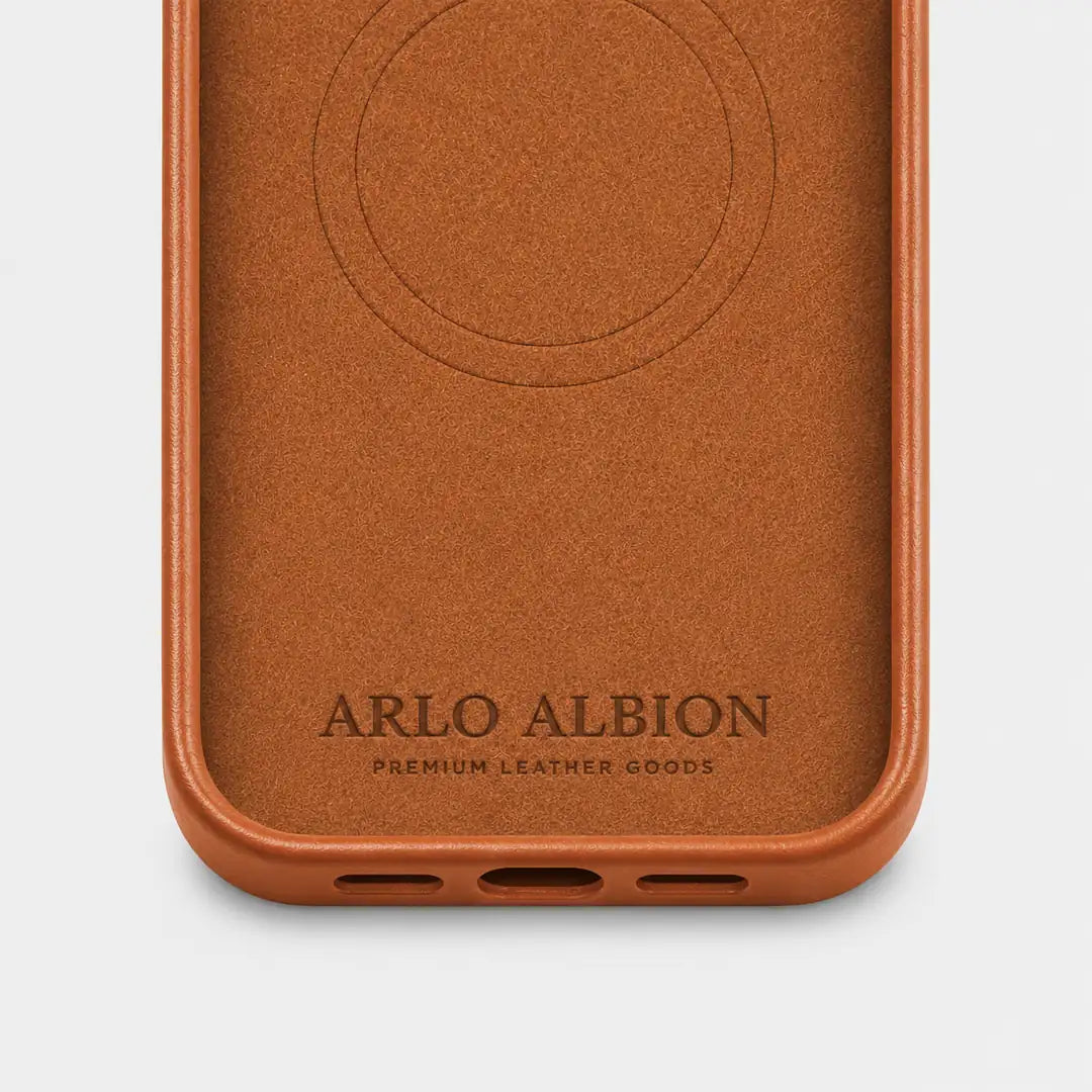 iPhone 17e Leather Shell Case Metal, MagSafe - Saddle Brown