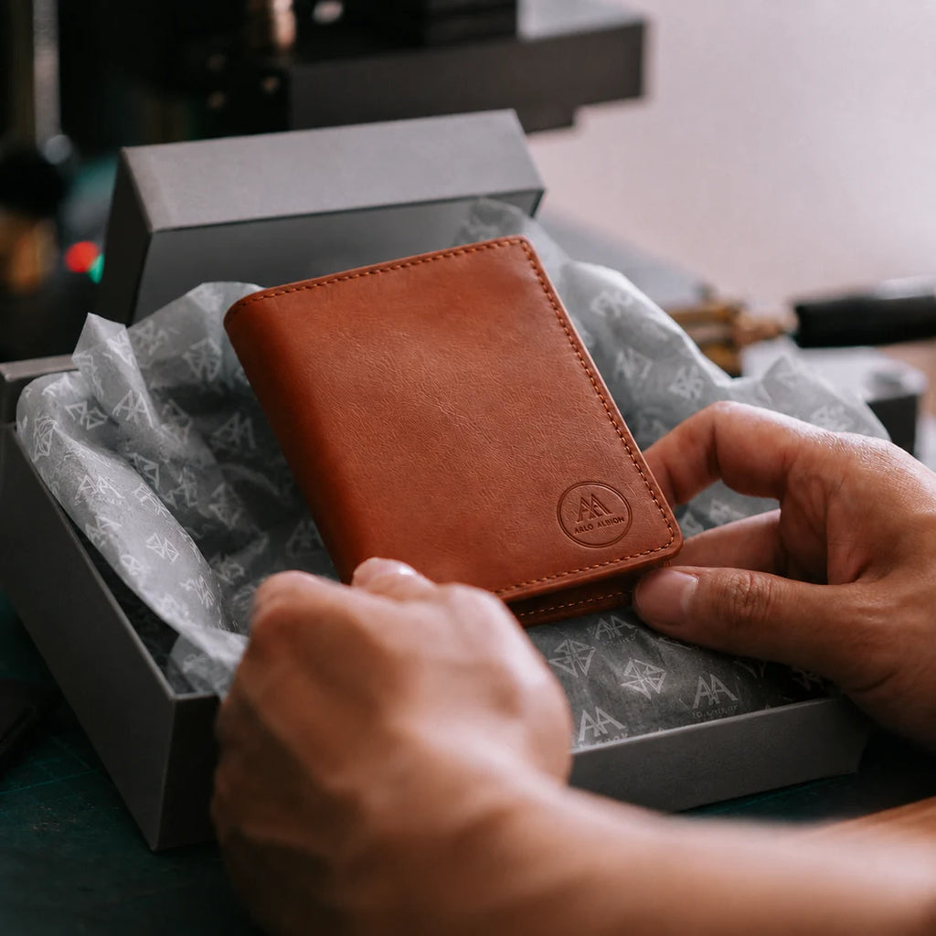 Super Slim Bi-Fold Wallet - Saddle Brown