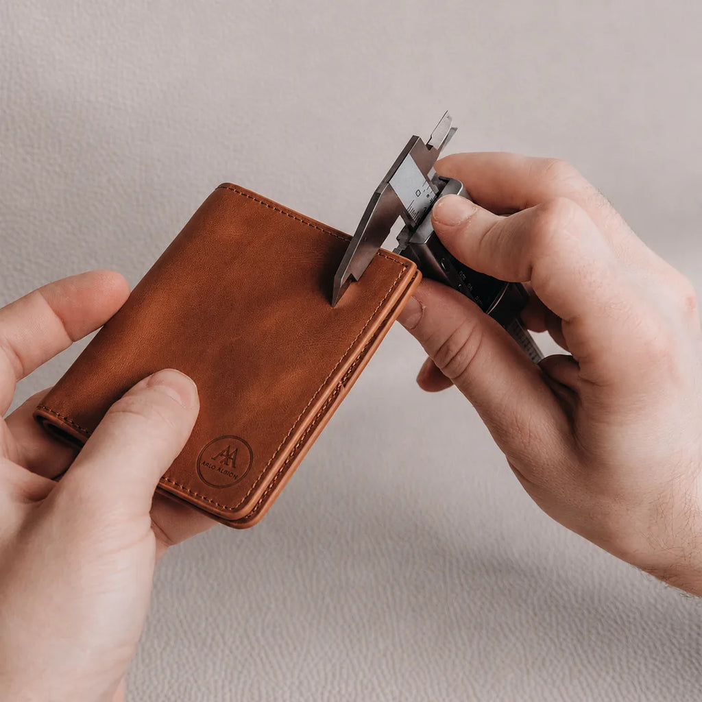 Super Slim Bi-Fold Wallet - Saddle Brown