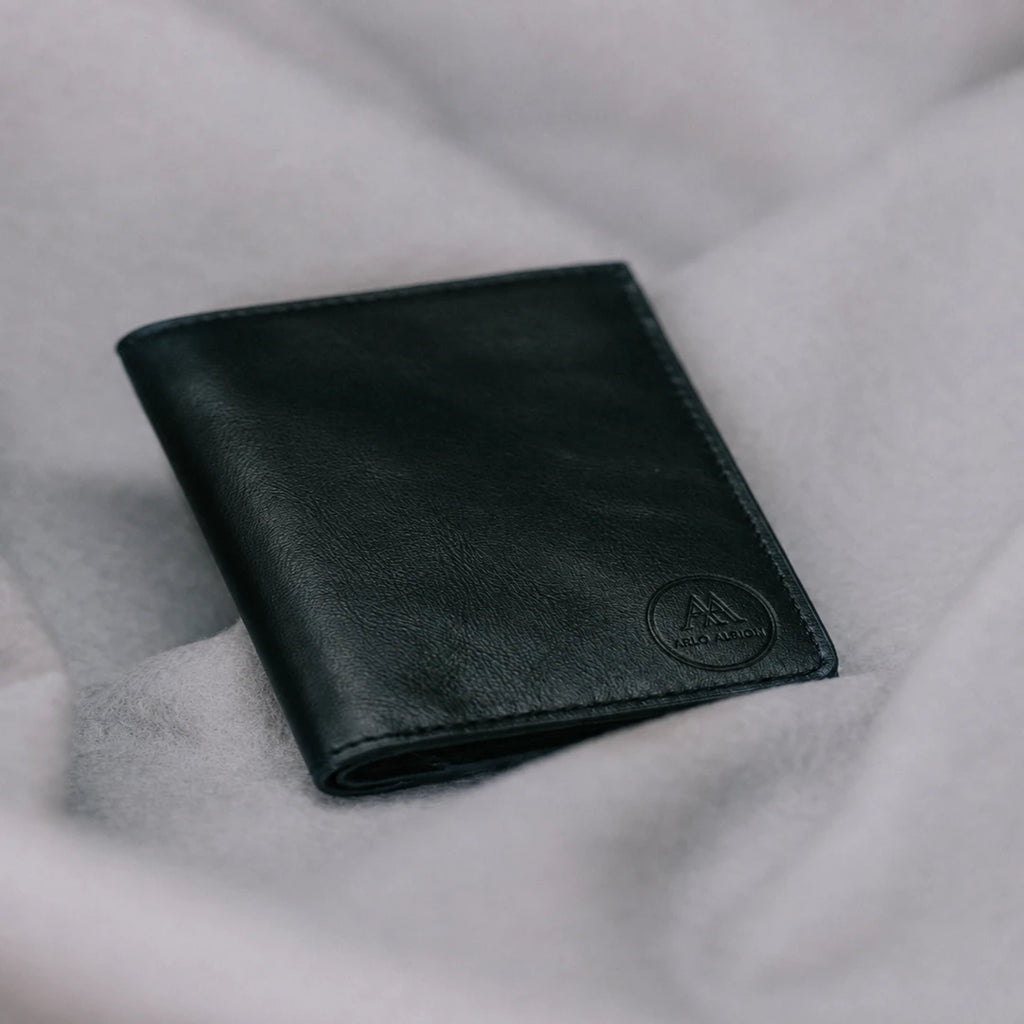 Super Slim Bi-fold wallet - Black