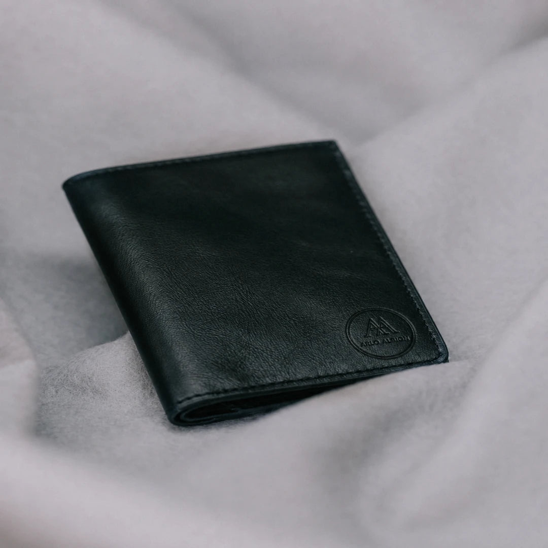 Super Slim Bi-fold wallet - Black